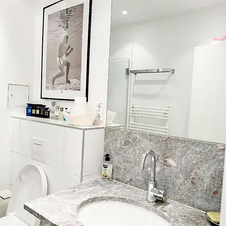 Prime Comfort With Balcony & Free Parking Appartement *
