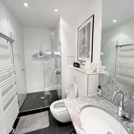 Prime Comfort With Balcony & Free Parking * Берлин