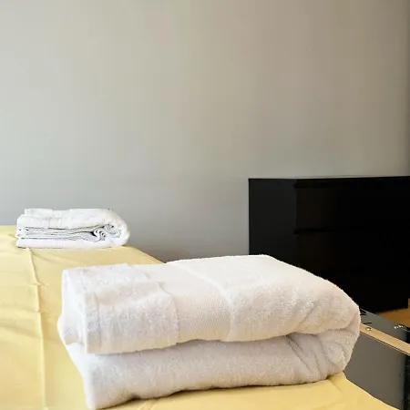 Lägenhet Prime Location Comfort With Balcony